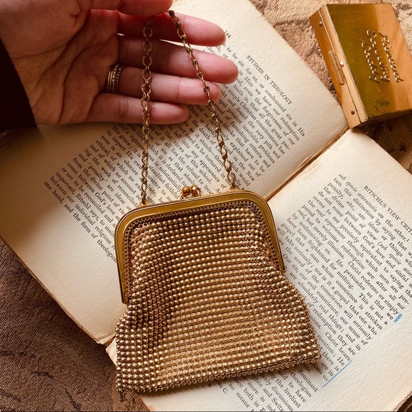 Mini Flapper Mesh Purse and Earring Caddy - Picture 5 of 6